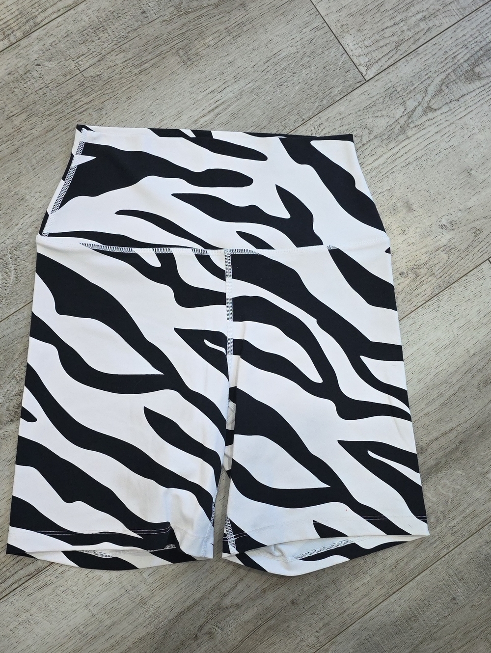 Lorna Jane Black & White Zebra-Print Active Shorts